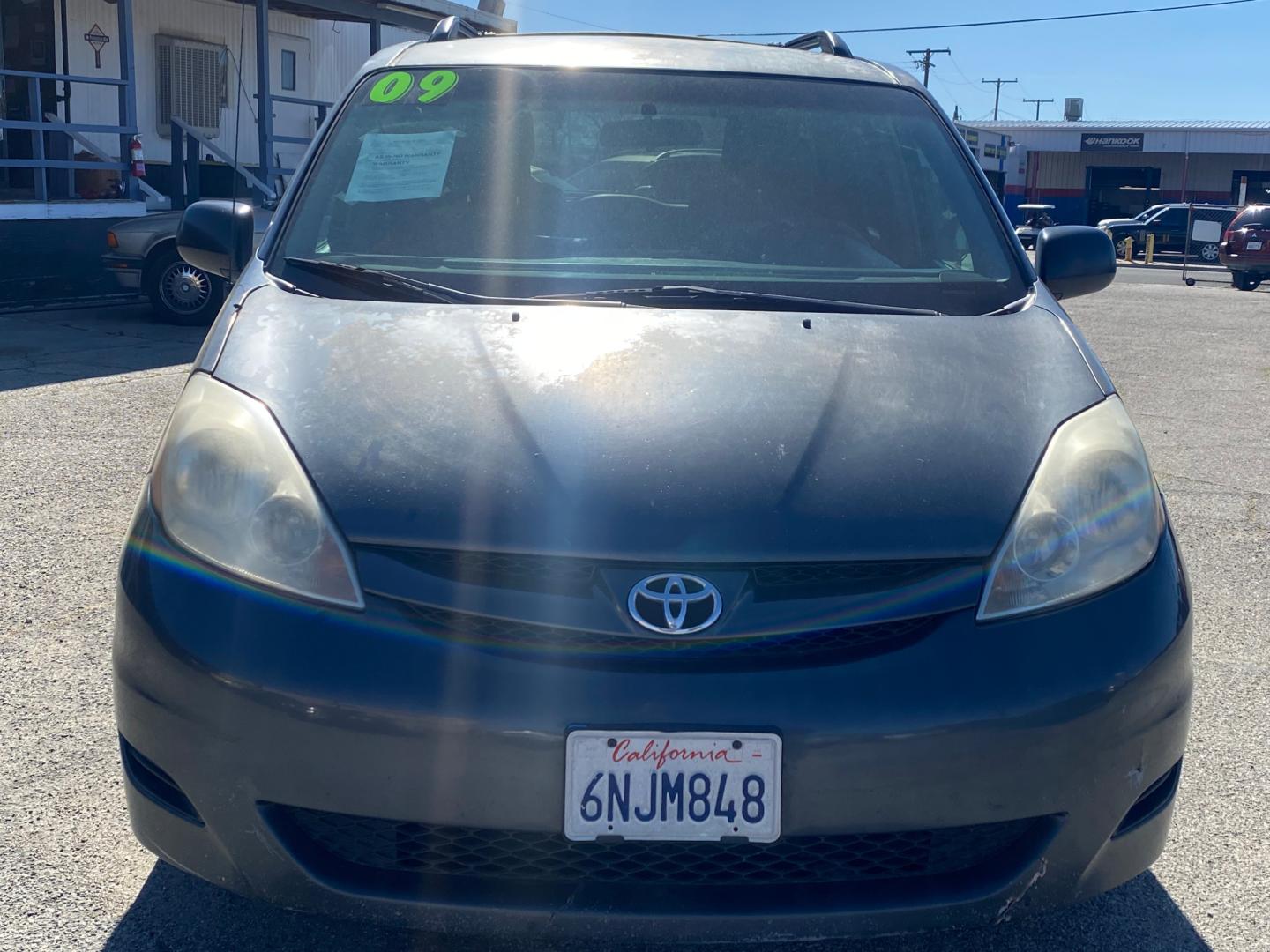 2009 Toyota Sienna CE FWD 7-Passenger (5TDZK23C59S) with an 3.5L V6 EFI DOHC 24V engine, 5-Speed Automatic transmission, located at 44356 Date Ave., Lancaster, CA, 93534, (661) 945-6555, 34.688919, -118.139374 - Photo#0